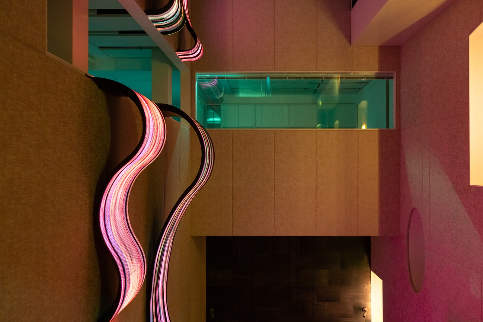 Daniel Canogar: digital art, light and collective memory