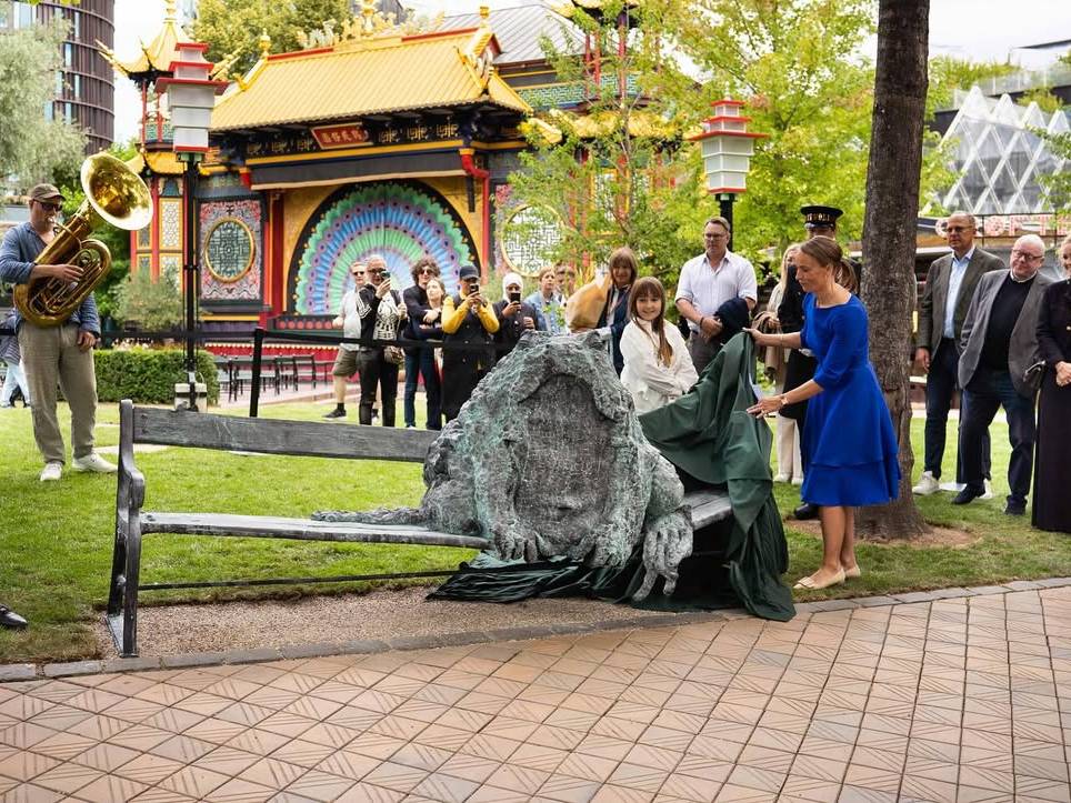 Maria Rubinke: porcelana, inocencia y lo macabro en la escultura contemporánea