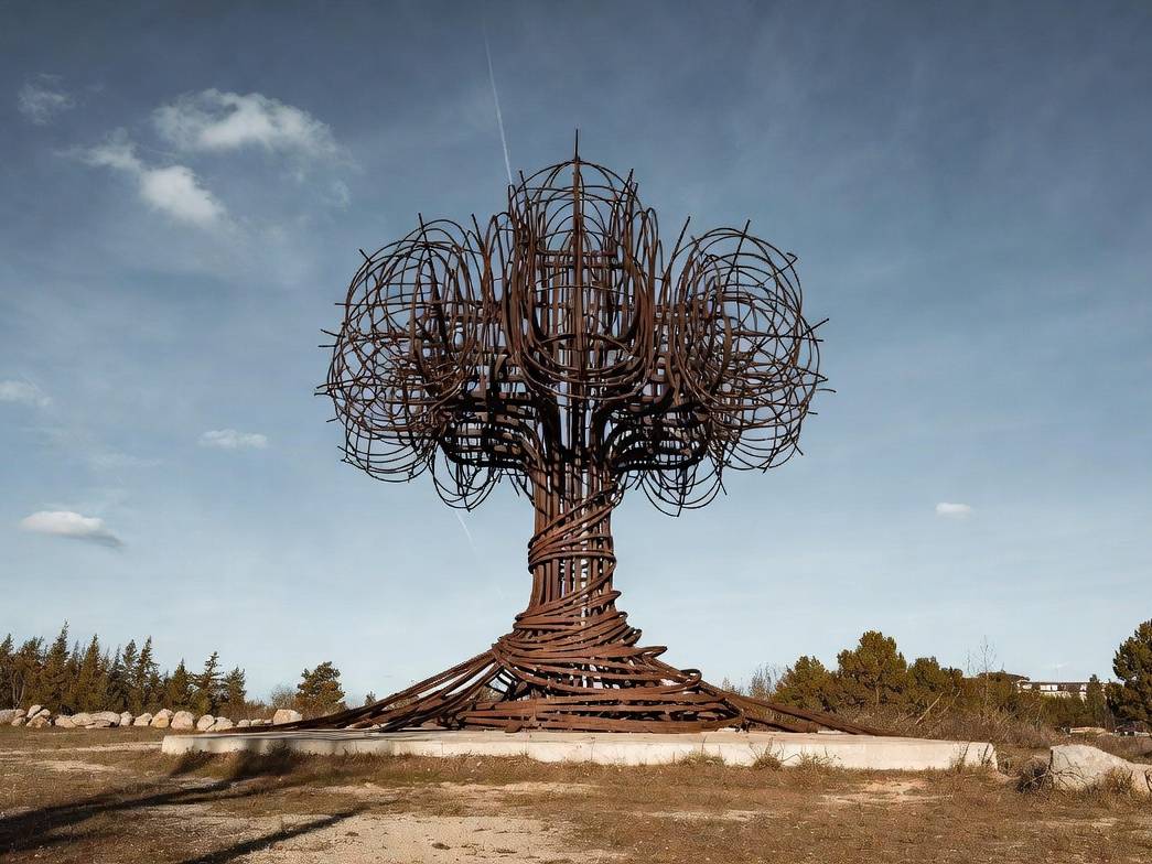 Iron Sculpture: History, Techniques, and the Role of Iron in Contemporary Art