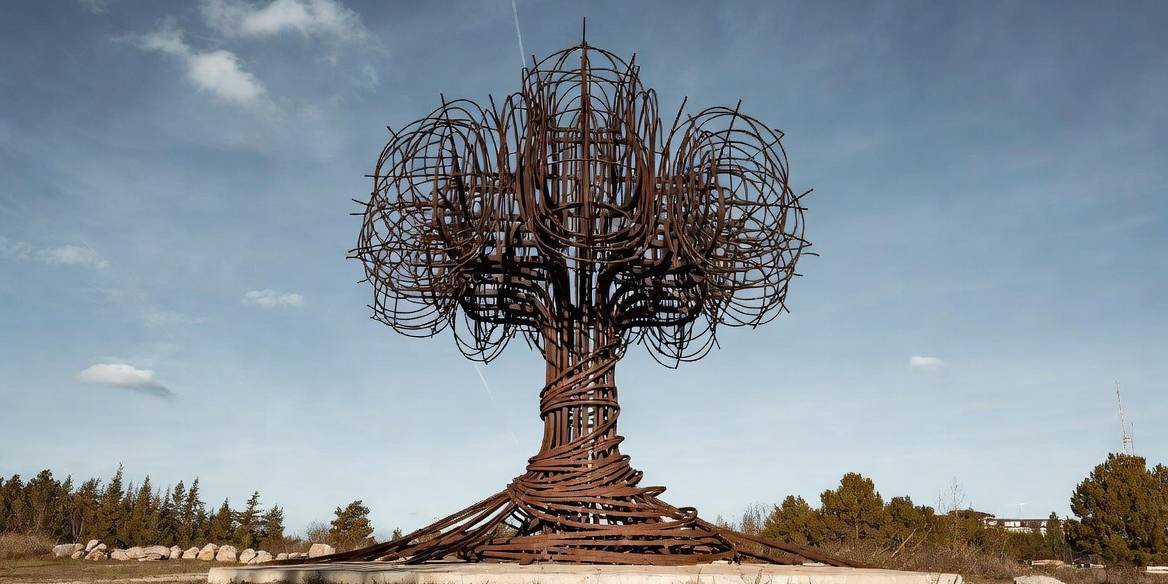 Iron Sculpture: History, Techniques, and the Role of Iron in Contemporary Art