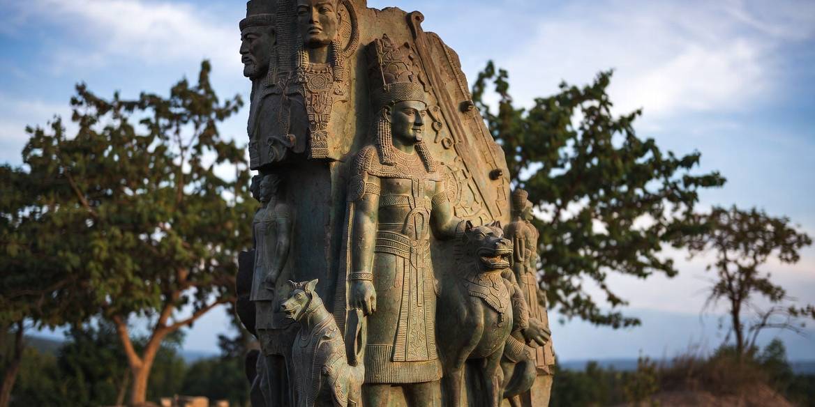 Mesopotamian Sculpture: Origins, Symbolism, and the Artistic Legacy of Early Civilizations