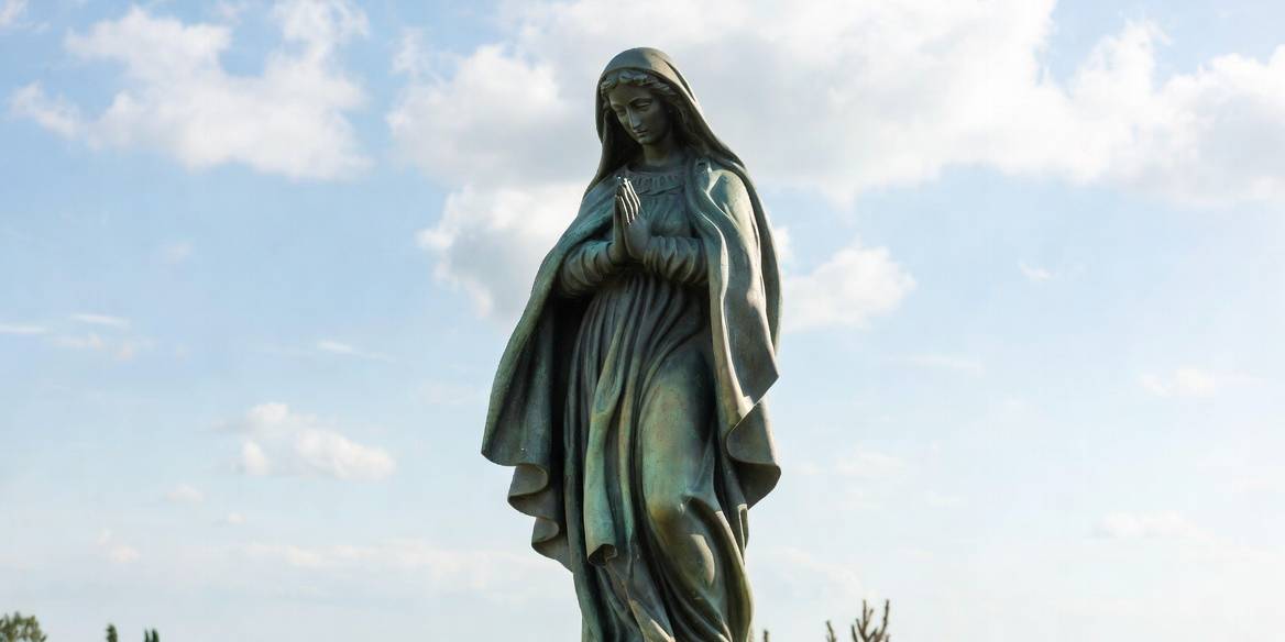 Religious Sculpture: History, Symbolism, and the Evolution of Sacred Art