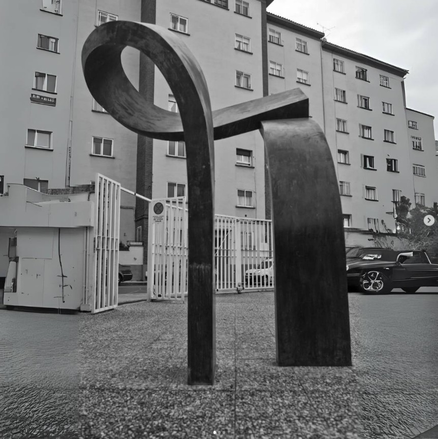 Sculptures for Public Buildings: Integrating Art into Civic Architecture