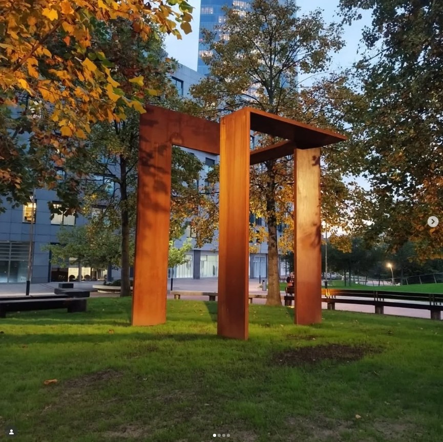 Esculturas para parques: cómo el arte público transforma paisajes y espacios comunitarios