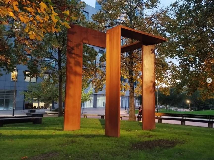Sculpture Engineering: Structural Design, Materials, and Technical Development